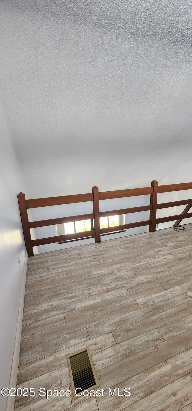 Building Photo - 204 Pierce Ave