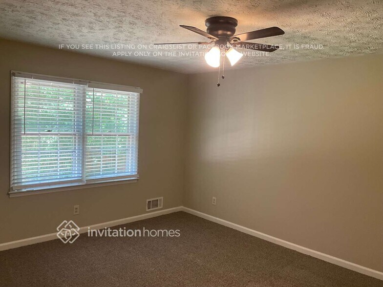 Building Photo - 2433 Westland Way