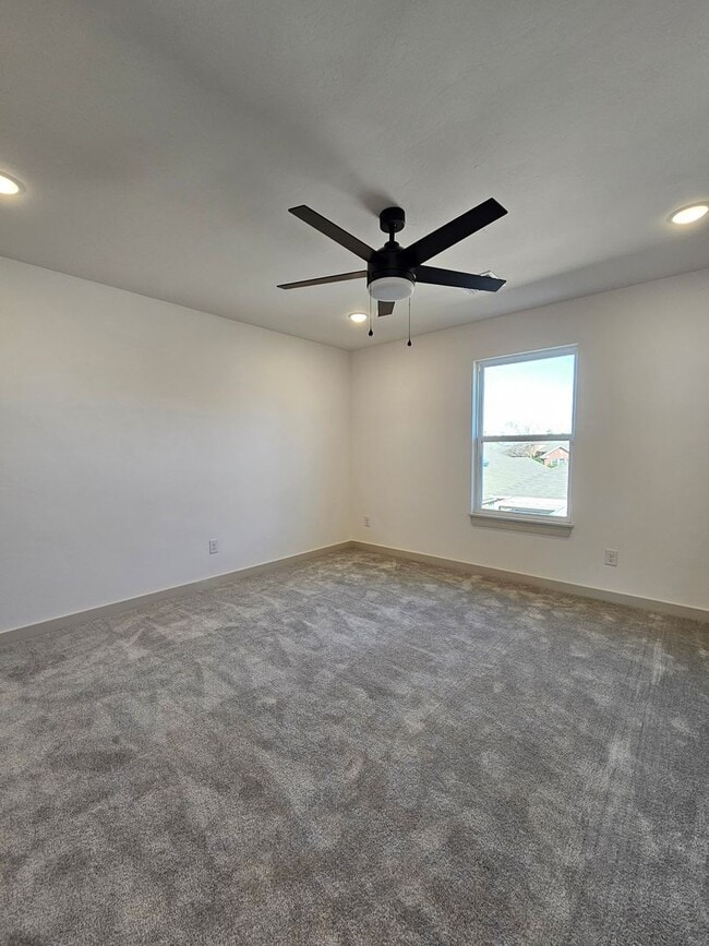 Building Photo - (3) Bed/(2.5) Bath Townhome Avail NOW! New Construction!
