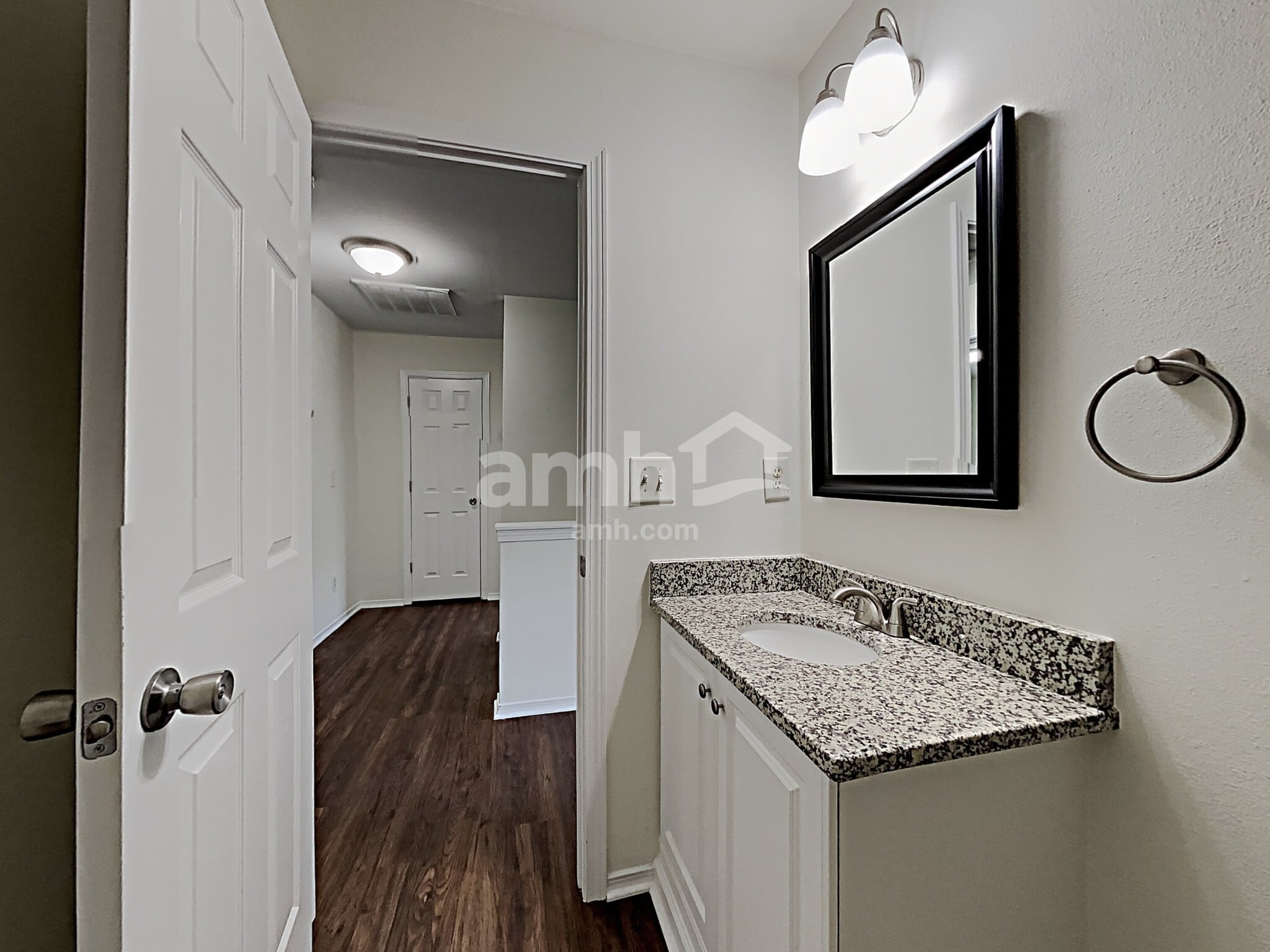 Building Photo - 8443 Redding Glen Ave