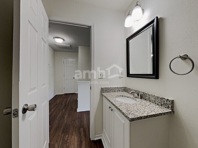 Building Photo - 8443 Redding Glen Ave