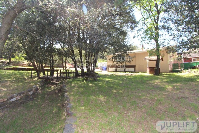 Building Photo - 2 Bed, 1 Bath House w/ AC, Storage Barn