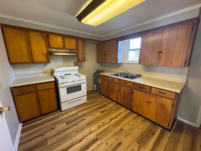 Building Photo - 1006 N 12th St