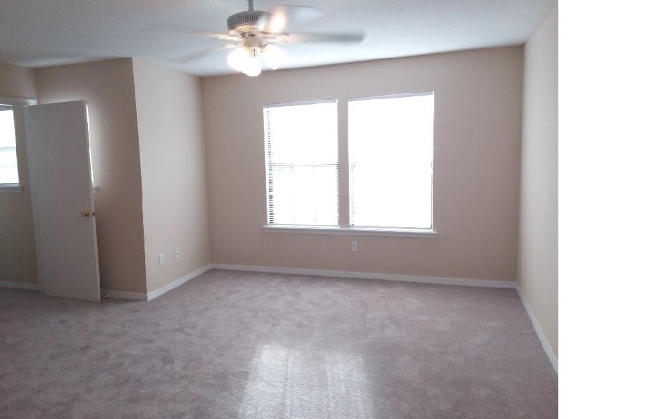 Master Bedroom - 315 Redwood Ln