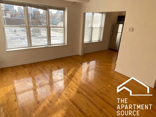 Building Photo - 1555 N Mohawk St