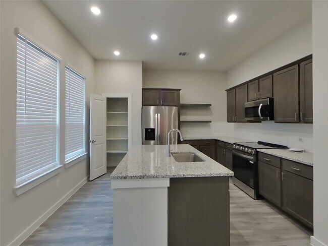 Building Photo - 22627 Terrazzo Dr