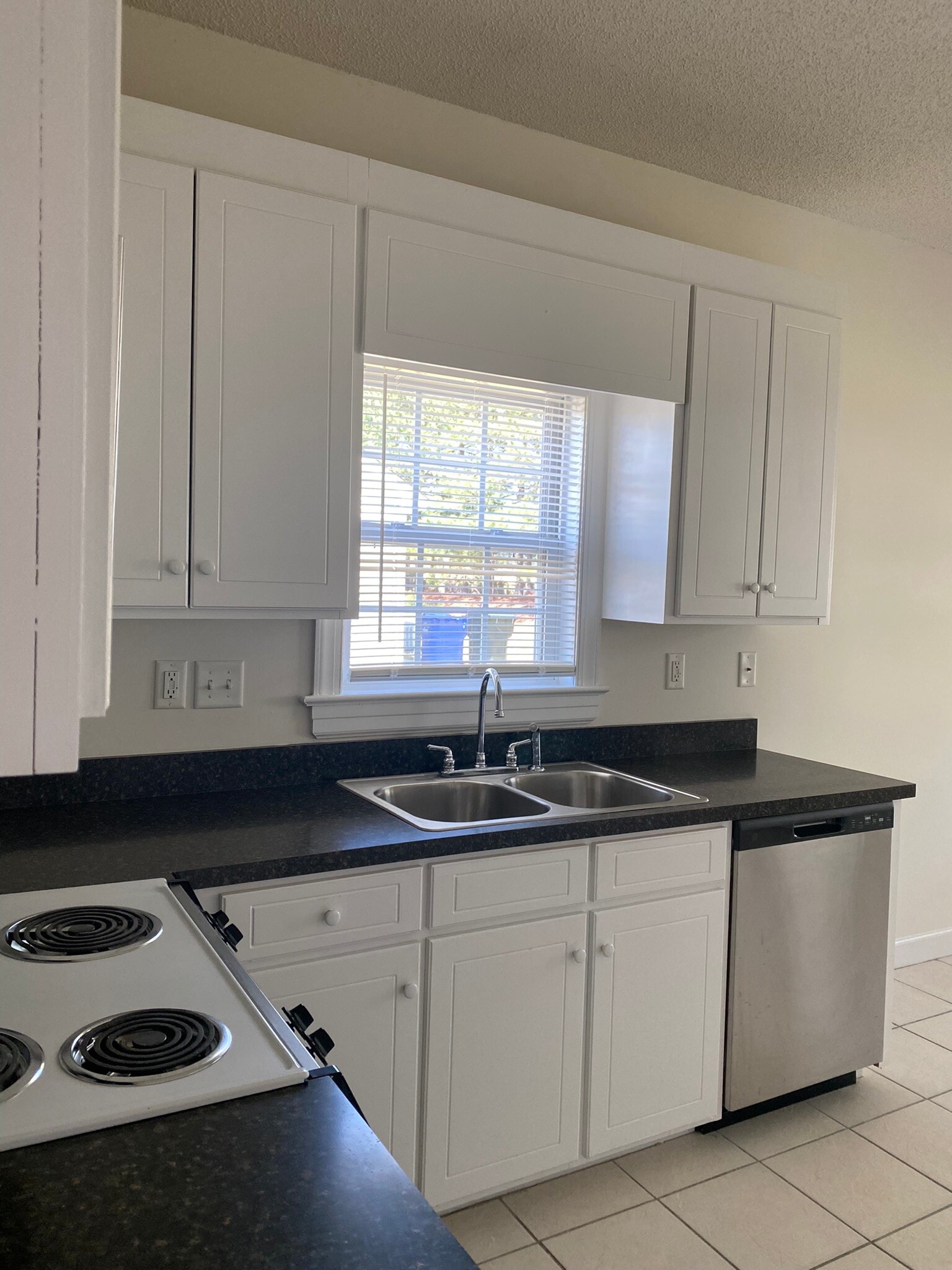 Kitchen - New Countertops - 3302 Whitlock Dr N