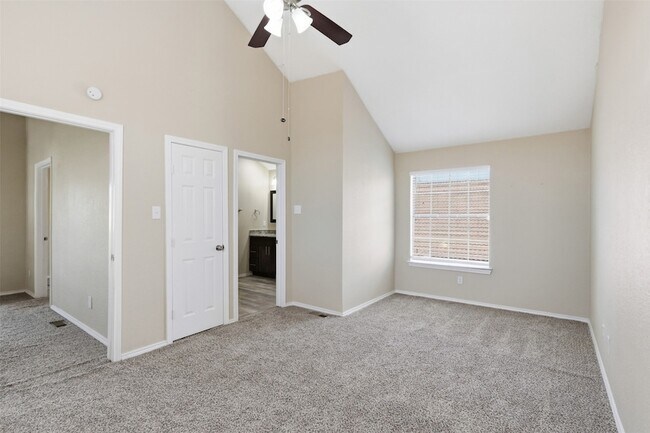 Building Photo - 608 Fiesta Cir