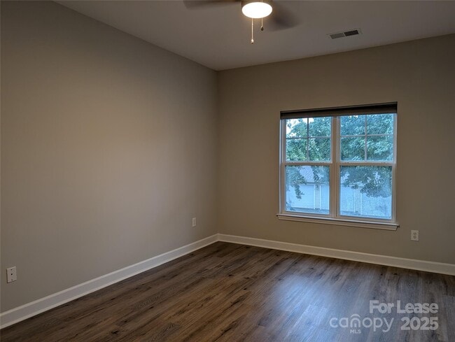 Building Photo - 16246 Redstone Mountain Ln