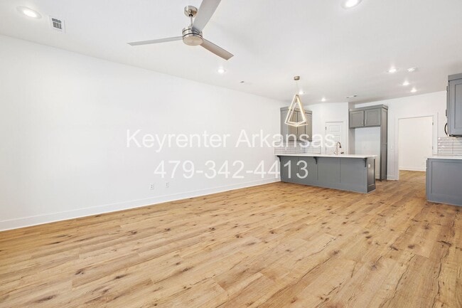 Building Photo - Brand New Duplex in Fayetteville!
