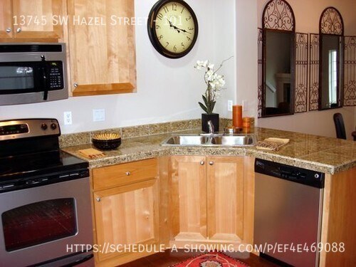 Building Photo - 3BDRM 2.5BTH Condo End Unit, garage, gas F...