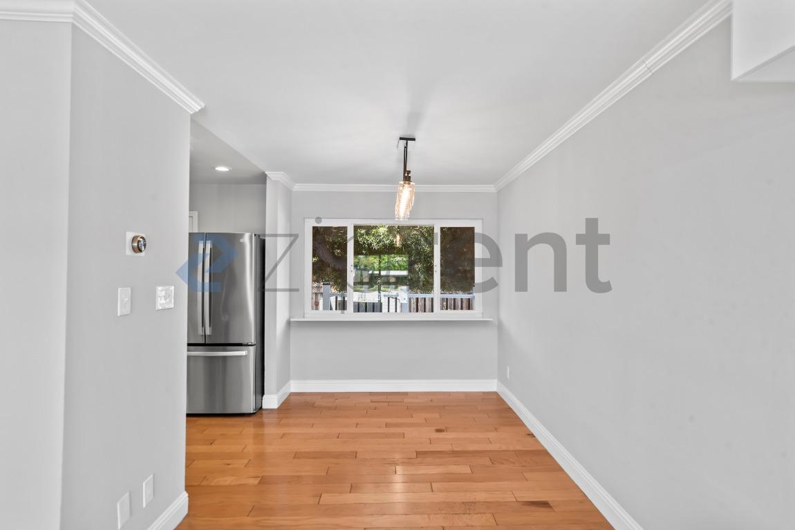 Building Photo - Unit