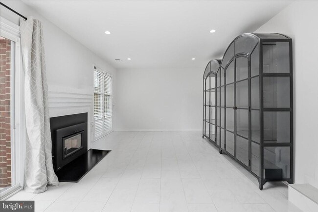 Building Photo - 5118 Woodmire Ln