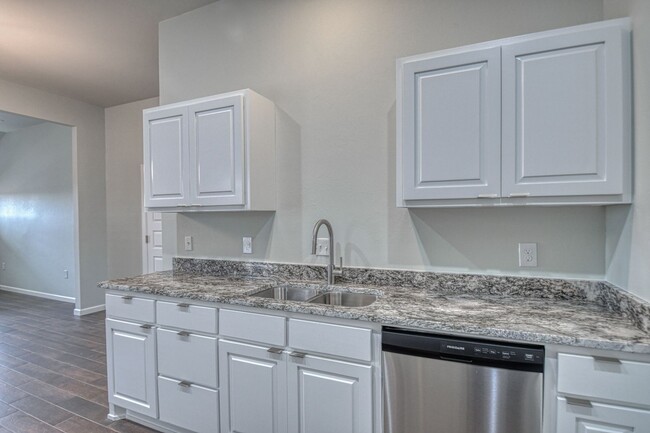 Building Photo - New Construction in Varenna Landing! Storm shelter and lawn care included!