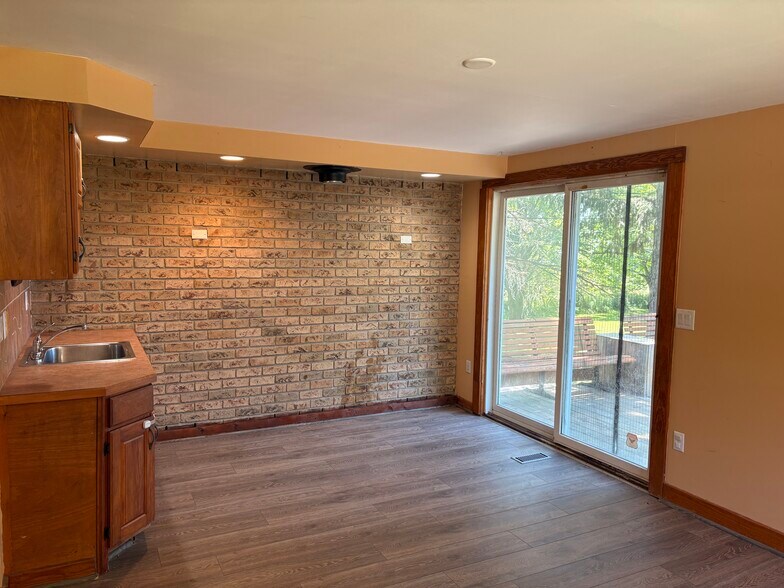 Extra Room - 1781 Fairport Nine Mile Point Rd