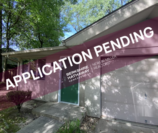 Primary Photo - 2 Bedroom Garden Home - Allendale Boulevar...