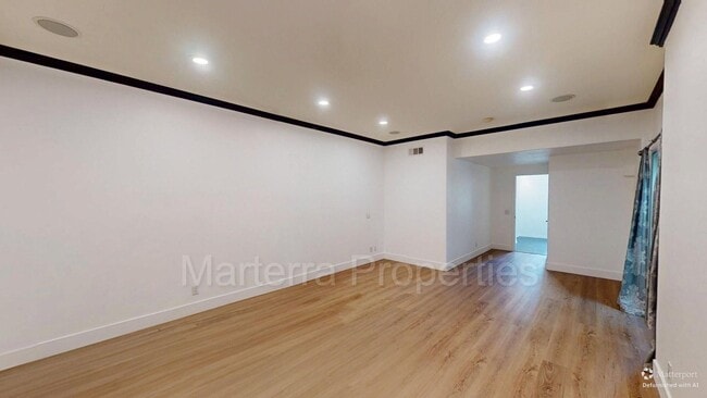 Building Photo - Beautiful Home in Eastside Coast Mesa