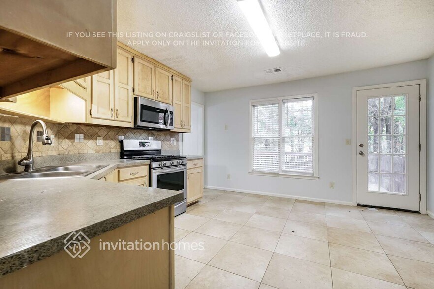 Building Photo - 175 Park Meadows Dr SW