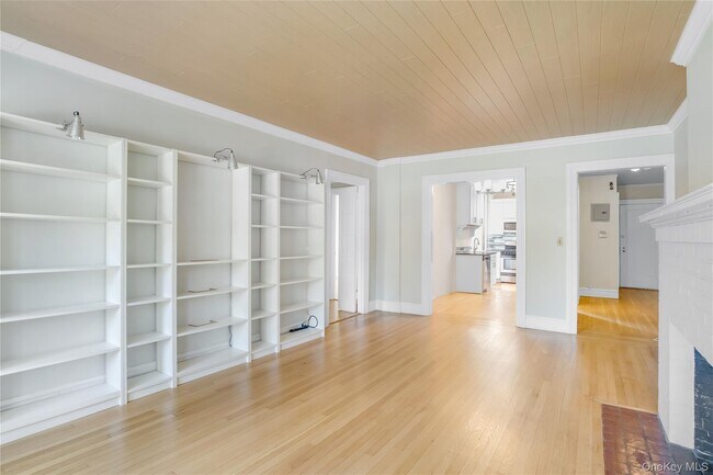 Building Photo - 87 N Broadway