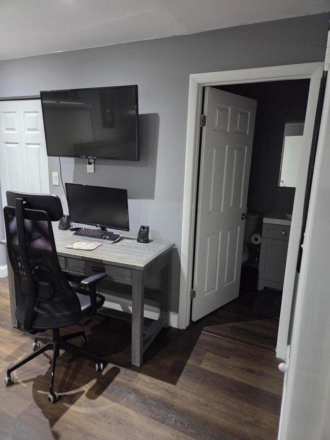 Building Photo - 1020 Coral Club Dr