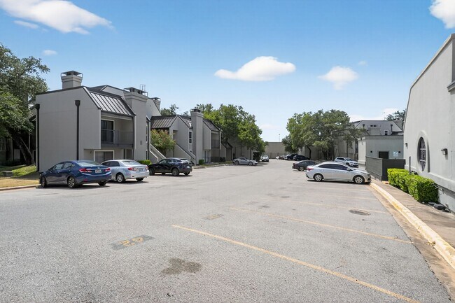 Building Photo - 935 La Posada Dr
