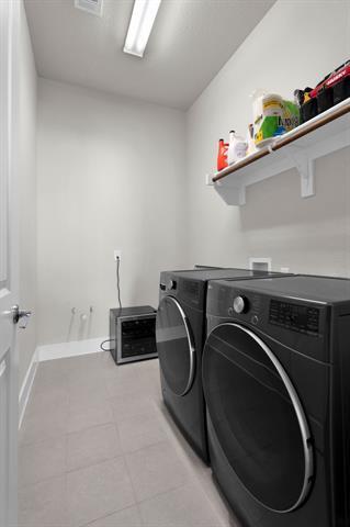 Building Photo - 7201 Avondale Dr