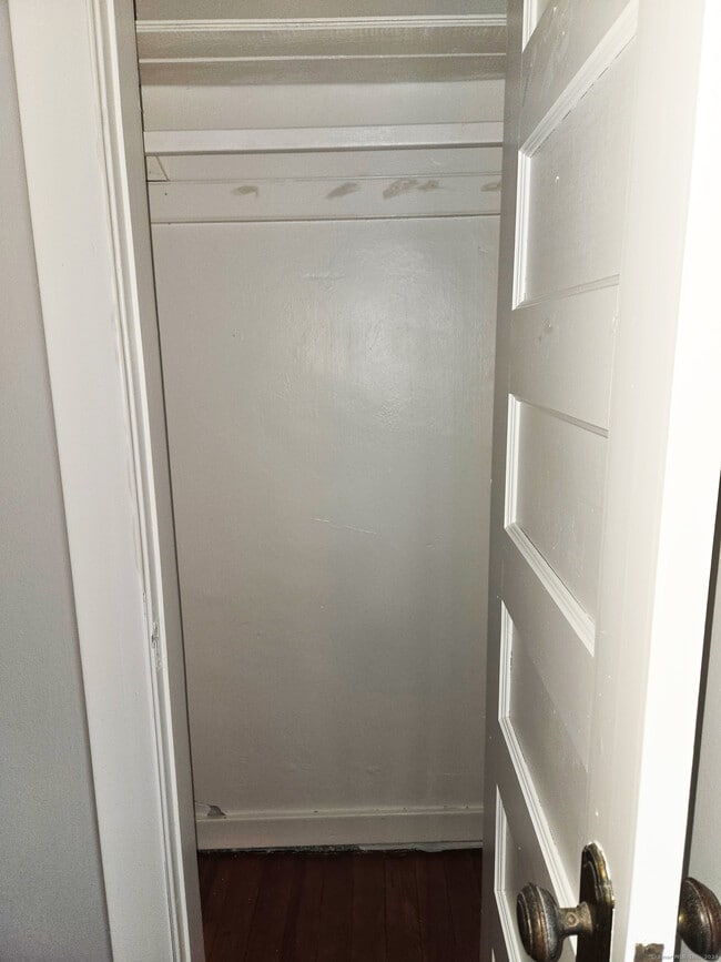 Building Photo - 652 Watertown Ave