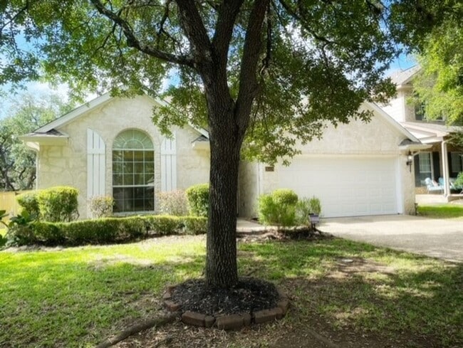Building Photo - Fall in love with this Absolutely Beautiful 1 Story home in The Heights Of Stone Oak