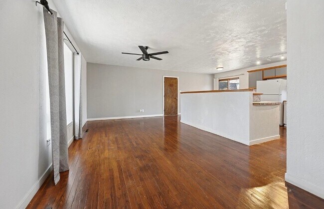 Building Photo - 1431 Northview Dr