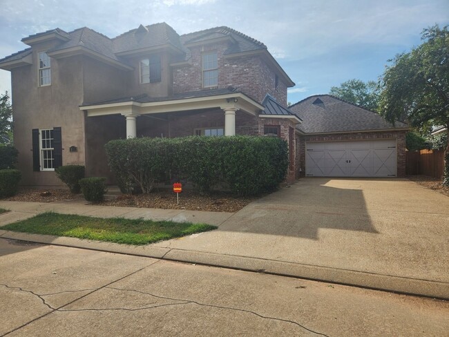 Building Photo - Beautiful 4 Bedroom Home with 3 Baths | 2,692 Sq Ft | $3,300/mo