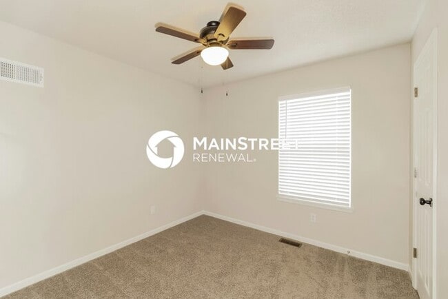 Building Photo - 4 Bedroom Pet-Friendly Home in BLUE SPRINGS, MO with Main Street Renewal
