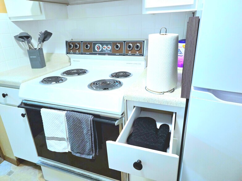 Building Photo - 3034 SW Lydia Ave