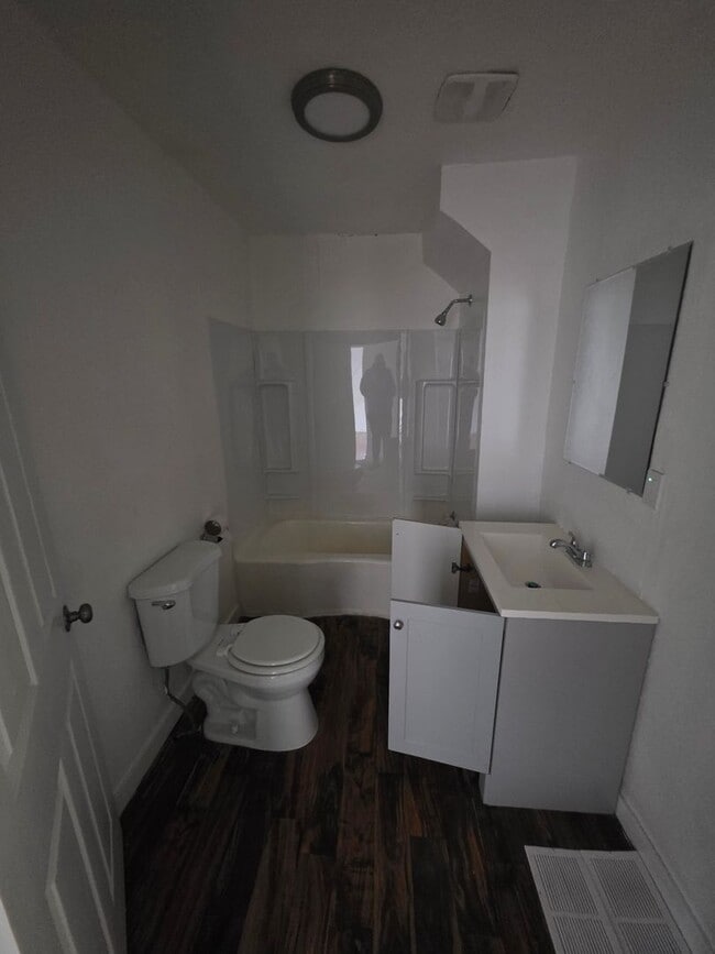 Building Photo - LIMITED TIME**NO APPLICATION FEE**1/2 OFF DEPOSIT**