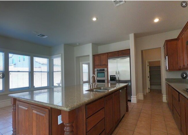 Building Photo - 496 Via Palermo Dr