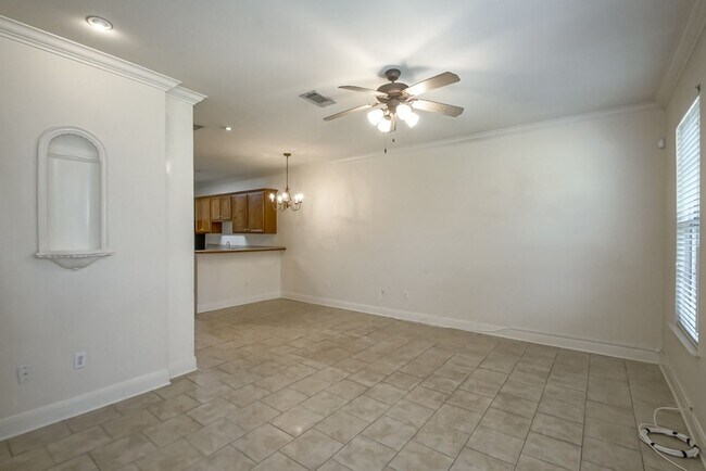 Building Photo - 10600 Lakes Blvd