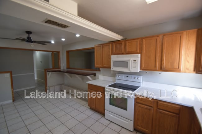 Building Photo - 2762 Gale Rose Dr