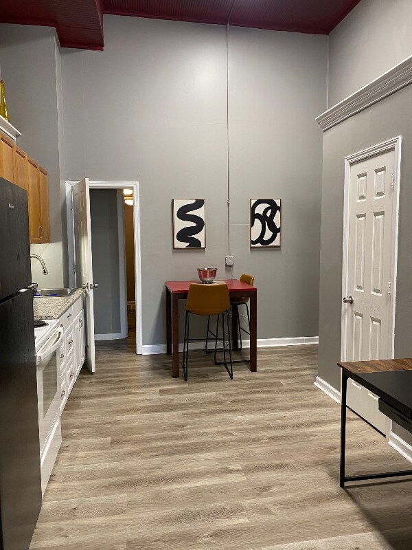 Building Photo - 614 Cherokee St