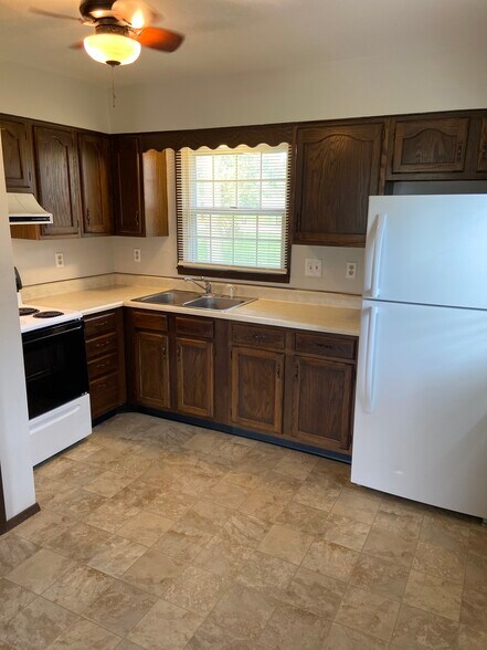 Building Photo - 404 W Livingston St