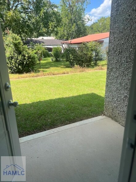 Building Photo - 218 S 5th St