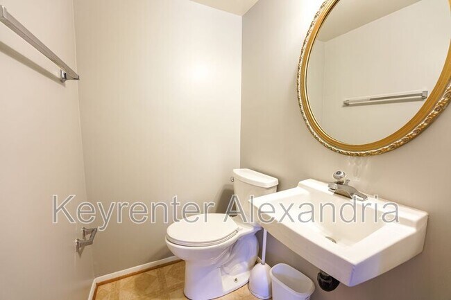 Building Photo - 5901 Beech Tree Dr
