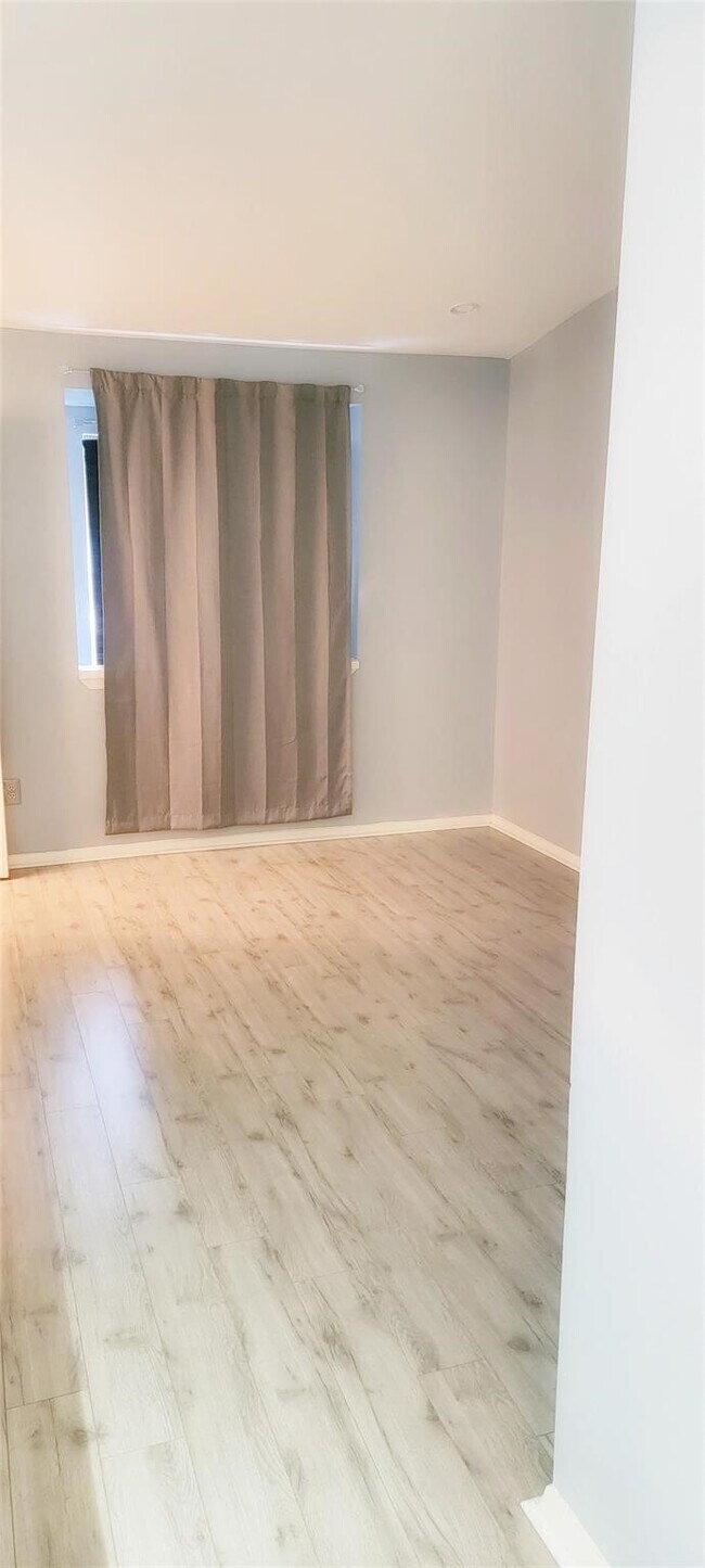 Building Photo - 2110 Wilcrest Dr