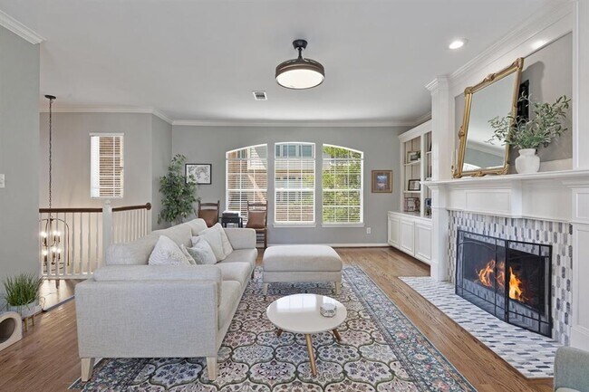 Primary Photo - 2913 Jackson St