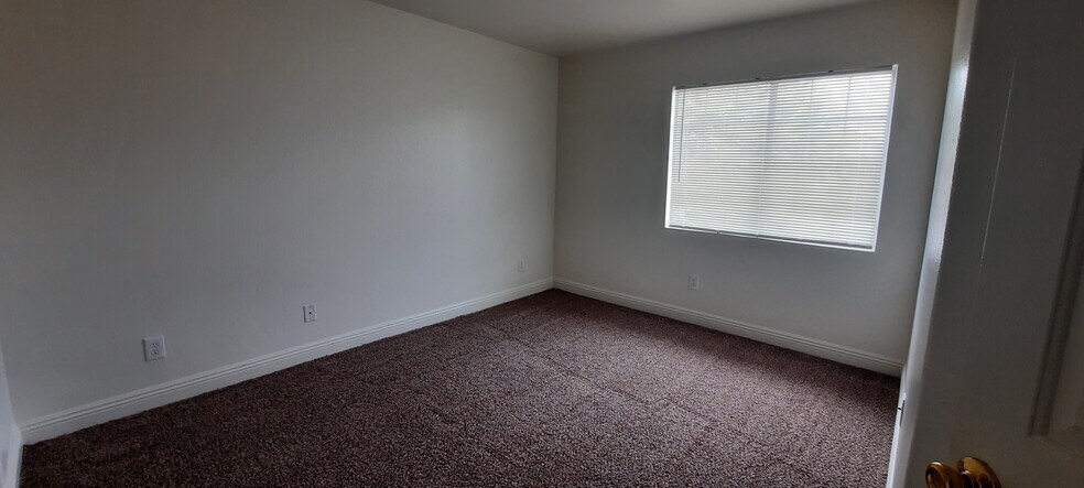 Building Photo - 18 Mesquite Village Cir