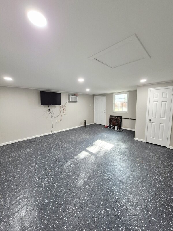 Building Photo - 2723 Fendall Ave