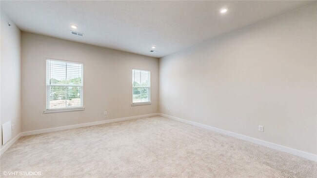 Building Photo - 4908 Spruce Rd