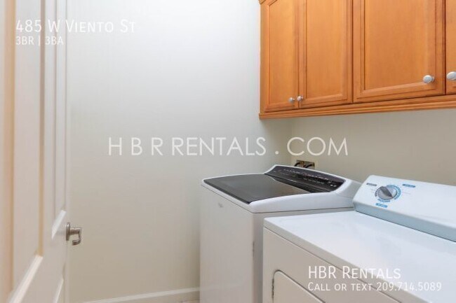 Building Photo - 485 W Viento St