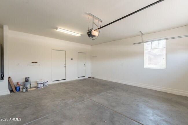 Building Photo - 5220 S 16th Pl