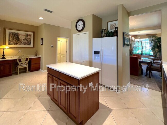 Building Photo - 11915 Country Day Cir