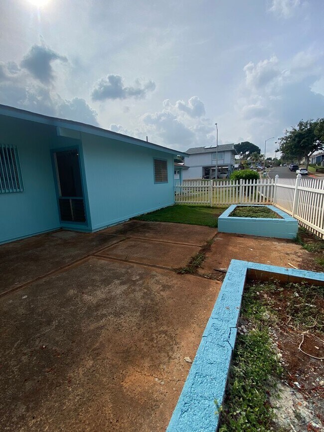 Building Photo - Village Park -3 Bed/ 2 Bath/ 2 Parking