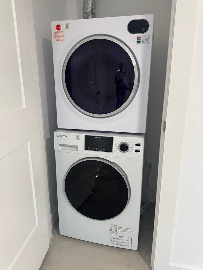 Building Photo - Rosedale